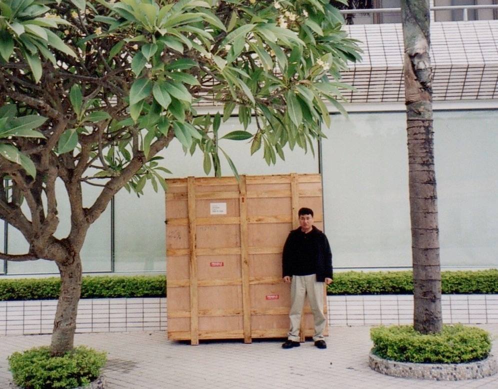 MNS-04-Crate of Sculpture Arrived at Shenzhen Art Museum in Chin